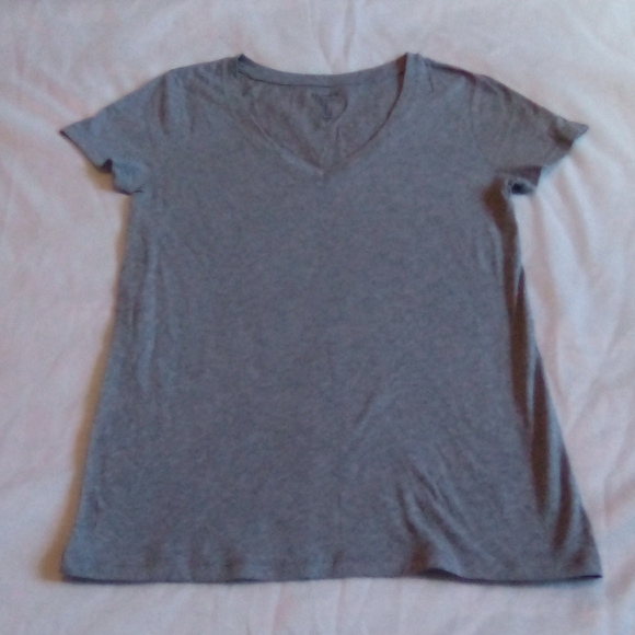 GAP Tops - Gray Gap shirt